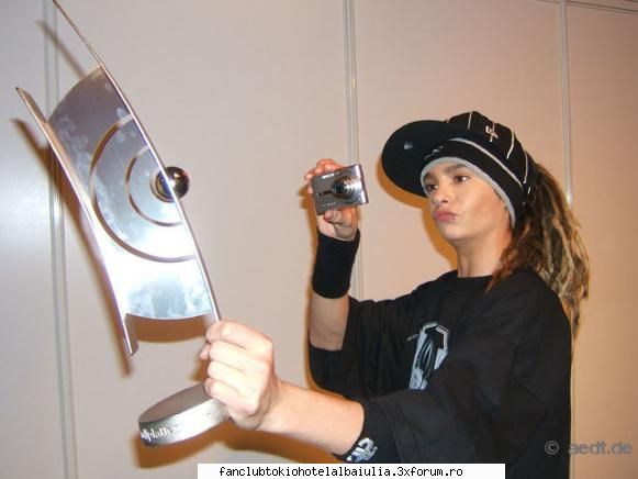 have some fun with tom tom:sa vezi laud maine poza asta....hi hi........