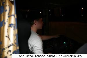poze!! cand conduce autobusul trupei