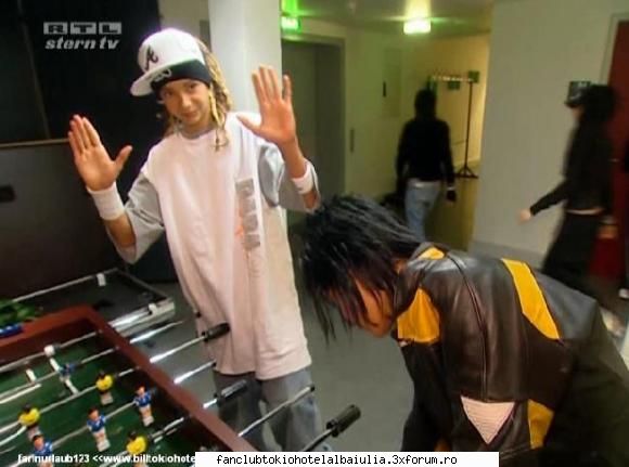 have some fun with tom aha.. stai stai))))      