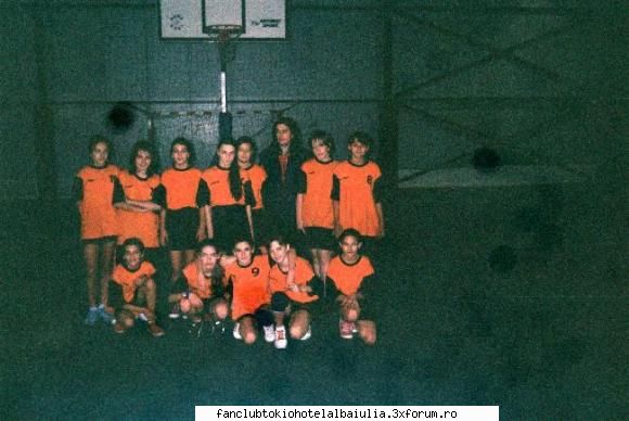 ah pey joc baschet de 6 ani:)
din clasa intai :zzz: sporturi