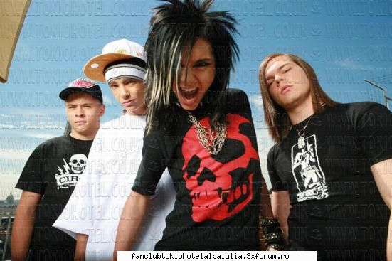 tokio hotel vs. us5 zona tanar public, plan european, vin din germania. ele numesc: tokio hotel
