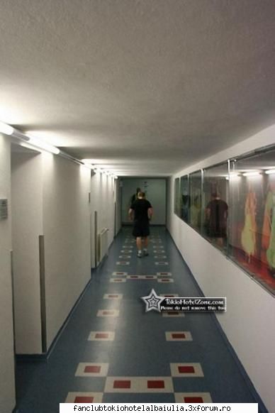 zimmer 483 tour [backstage picz]: ostrava intreb unde camera lui tom.