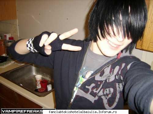 mie imi place mult tot stilul emo mai ales emo boys sunt super     dar sunt mai sweet cei