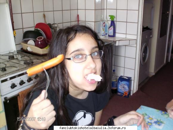 poze noi nu`i asa seaman crenvustii :>:>    