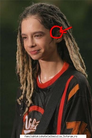 3 pierce-uri ? - hm...eu nu stiam ! voi ce ziceti ? - TOM