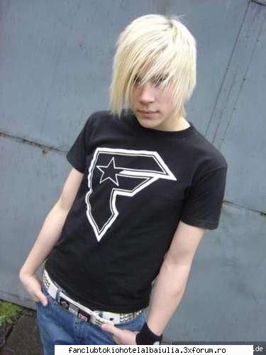 Andreas - e szooper scumpik baiatul mai ales k e blond q - TOKIO HOTEL