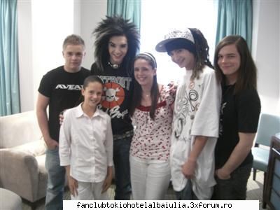 Doua fete le-au luat interviu... - This is no ordinary review – it’s been - TOKIO HOTEL