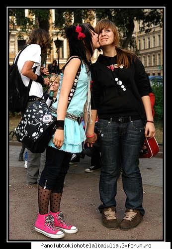EMO:x:x:x:x:x - bite_me_slow - OFF-TOPIC