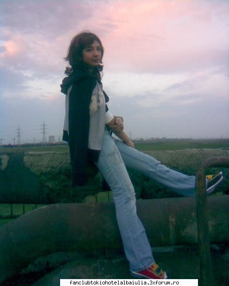 English fans - hy....my name is laura and i'm from romania.....i - FOREIGN VISITOR ?