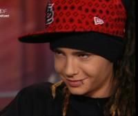 Have some fun with Tom ( poze+comentarii ) - Tom:...Rrrrrrrrr.....ce zici gagica.....tragem - TOM