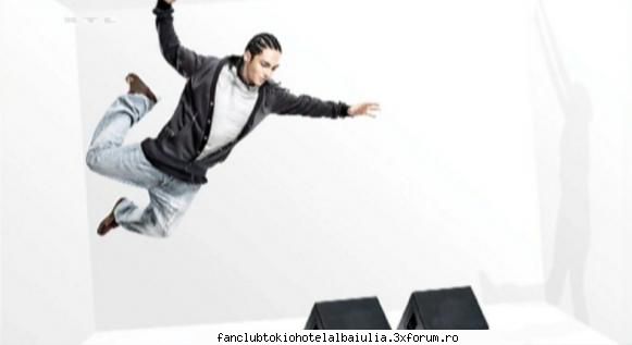 Have some fun with Tom ( poze+comentarii ) - bhaaa era vb k sar pe saltea!!!nu-i!!!AJUTOOOR!!! - TOM