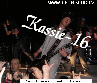 Have some fun with Tom ( poze+comentarii ) - park e un motan in klduri - TOM