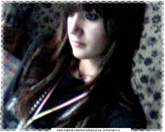 pun shi eu poza q mn  :dinti:  ema am 15 ani shi sunt fana th  :rotfl: lol.. poze cu noi