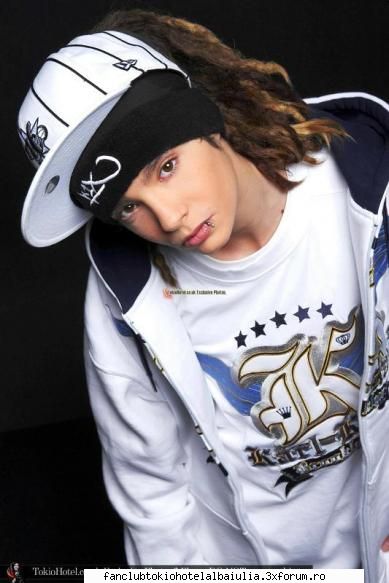 Revista dedicata Tokio Hotel - cat costa si in ce limba e ?Stie cineva ? - TOKIO HOTEL