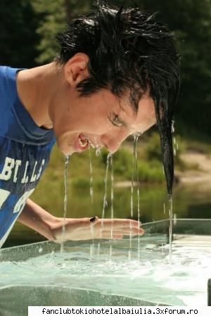 asa si trebuie! :nod:  :nod:  :nod: vot pentru tokio hotel