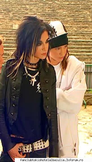 cei opt nebuni! - theo_th_4ever - FAN-FICURI