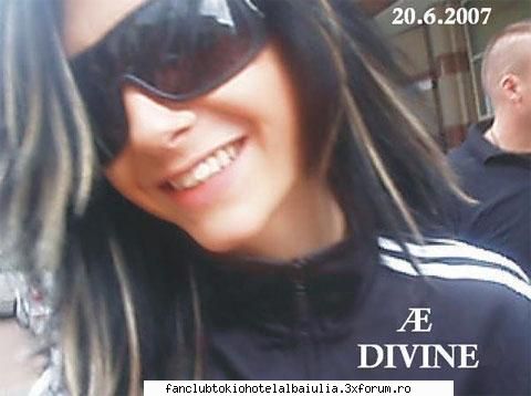 poze!! - moama ce frumos ii sta cu adidasul asta negru - BILL